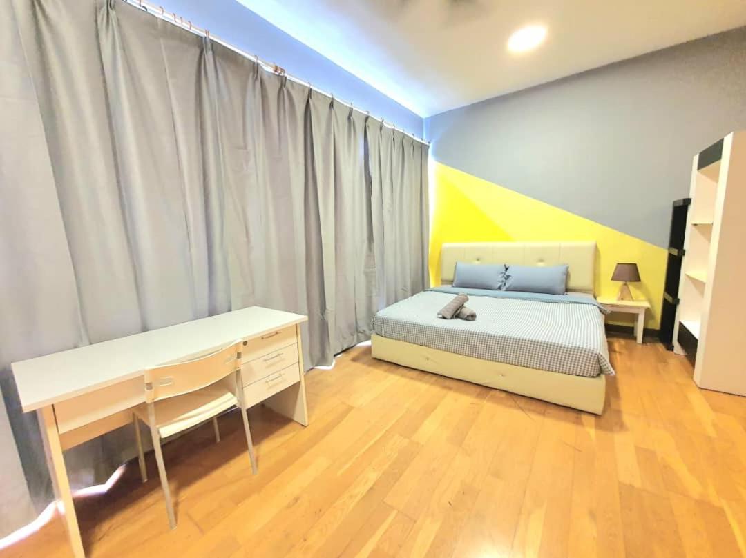 Regalia Suites Klcc View Rooftop Infinity Pool By Angkasa Homes กัวลาลัมเปอร์ ภายนอก รูปภาพ