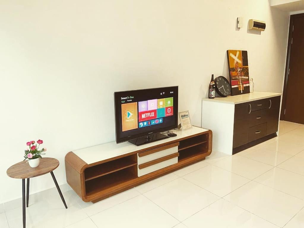 Regalia Suites Klcc View Rooftop Infinity Pool By Angkasa Homes กัวลาลัมเปอร์ ภายนอก รูปภาพ