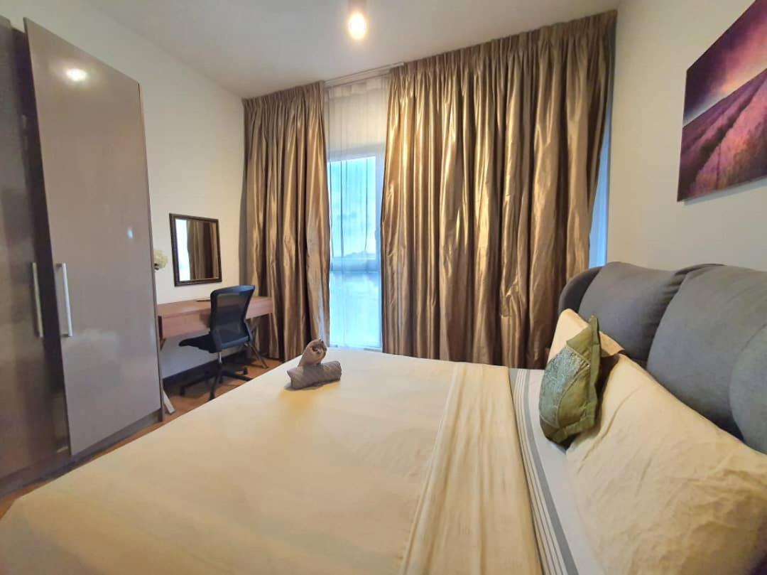 Regalia Suites Klcc View Rooftop Infinity Pool By Angkasa Homes กัวลาลัมเปอร์ ภายนอก รูปภาพ