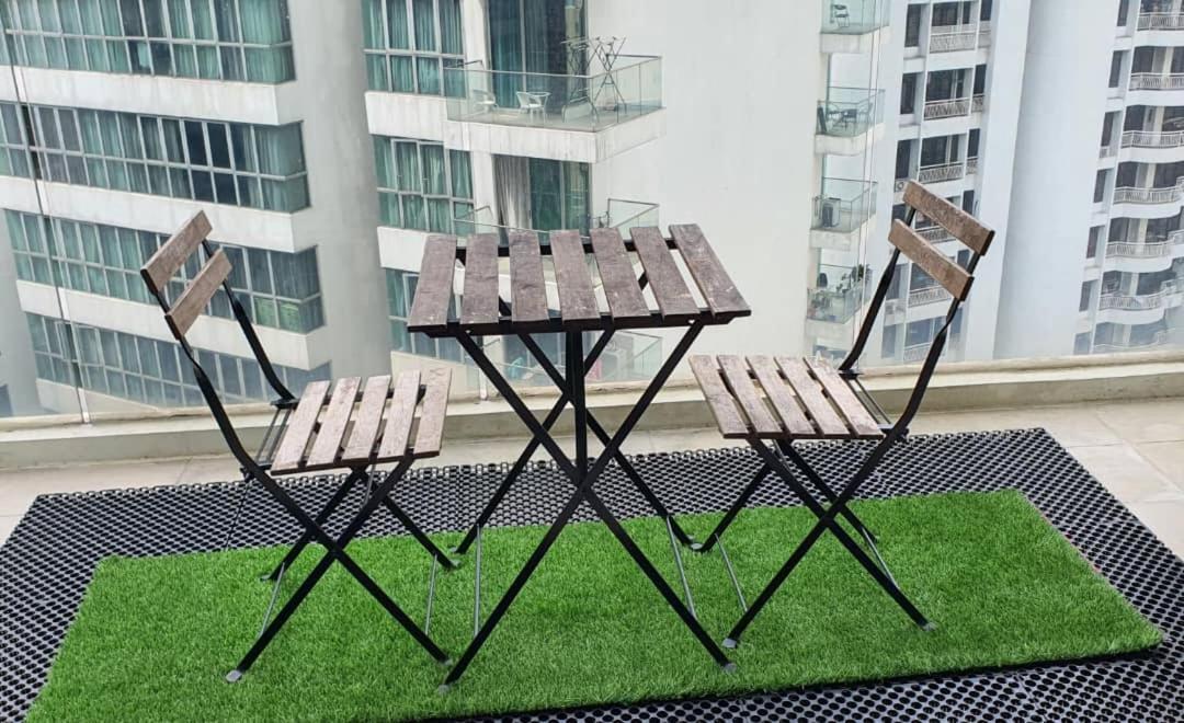Regalia Suites Klcc View Rooftop Infinity Pool By Angkasa Homes กัวลาลัมเปอร์ ภายนอก รูปภาพ