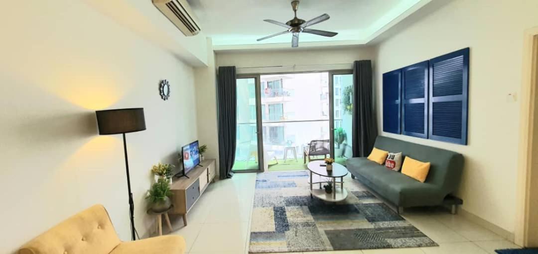 Regalia Suites Klcc View Rooftop Infinity Pool By Angkasa Homes กัวลาลัมเปอร์ ภายนอก รูปภาพ