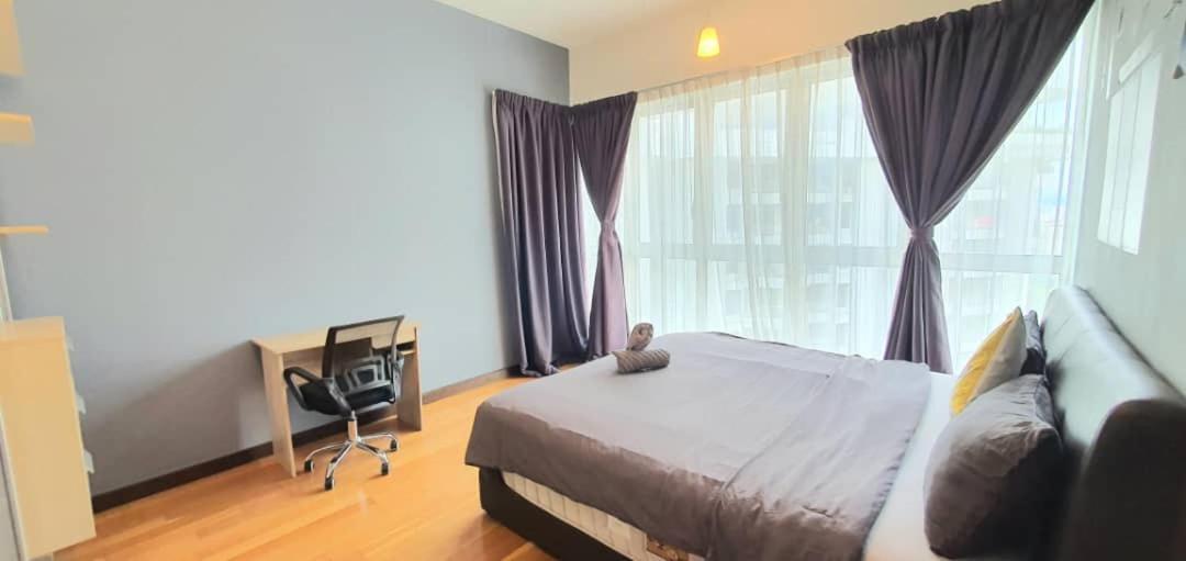 Regalia Suites Klcc View Rooftop Infinity Pool By Angkasa Homes กัวลาลัมเปอร์ ภายนอก รูปภาพ