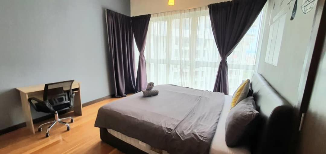 Regalia Suites Klcc View Rooftop Infinity Pool By Angkasa Homes กัวลาลัมเปอร์ ภายนอก รูปภาพ